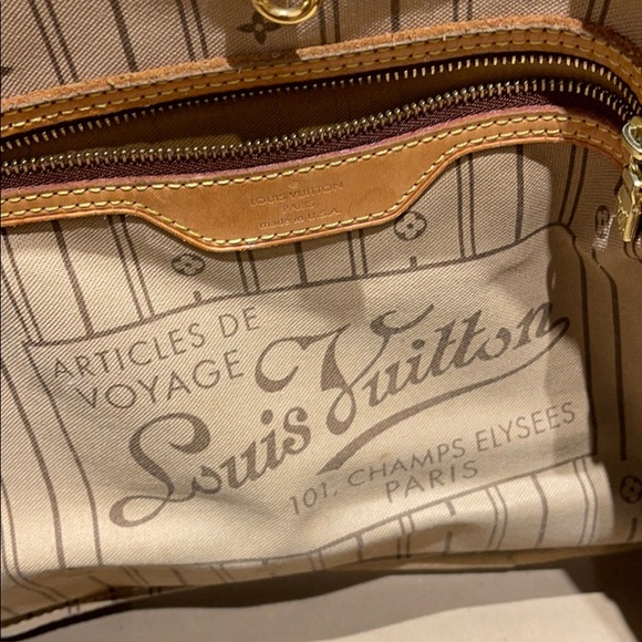 Louis Vuitton Neverfull Classic Monogram Tote - Picture 6 of 9